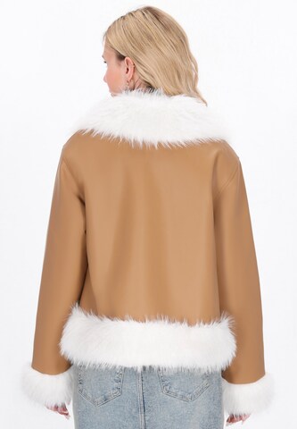 Veste d’hiver 'Fashion Look' IZIA en marron