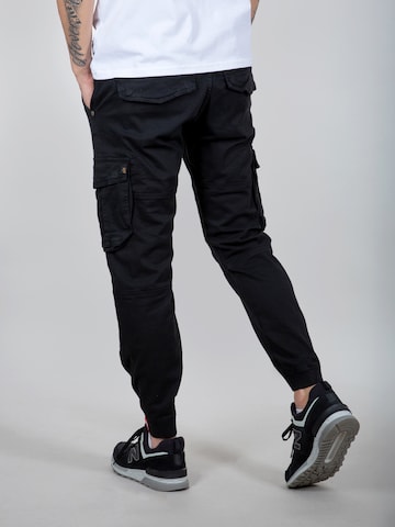 ALPHA INDUSTRIES Tapered Παντελόνι cargo σε μαύρο