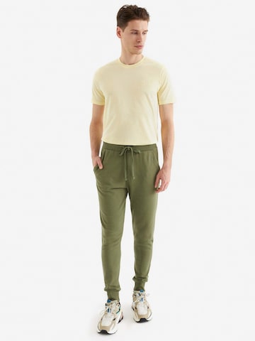 WESTMARK LONDON Tapered Pants in Green