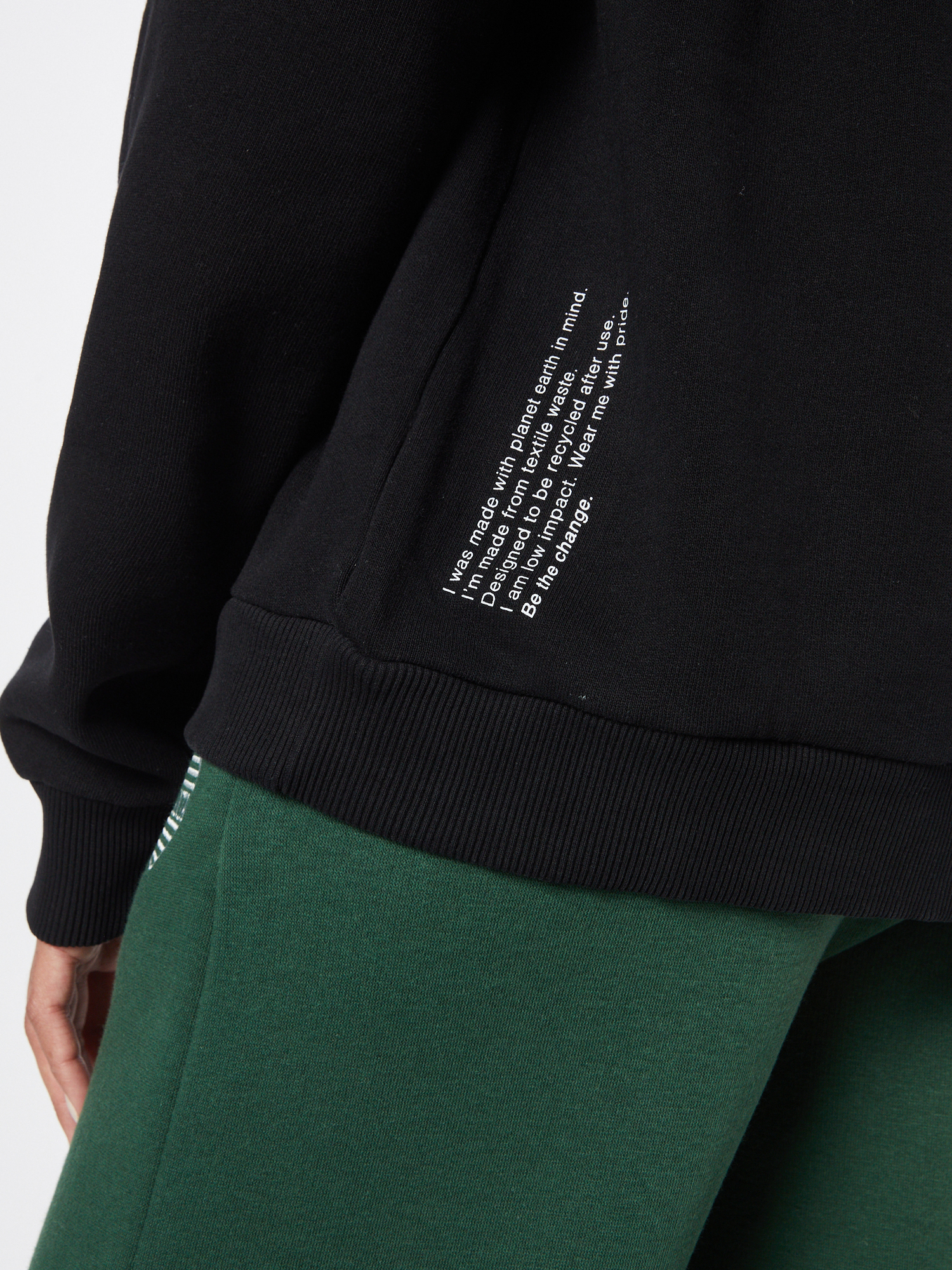 NU-IN Sweatshirt Chroma in Schwarz NU-IN Sweatshirt Chroma in Schwarz