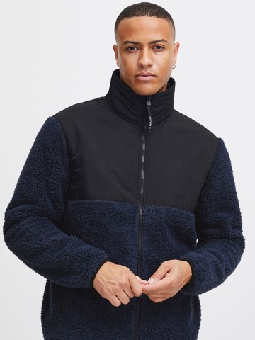 11 Project Jacke  'Pijke' in Blau: Vorderseite