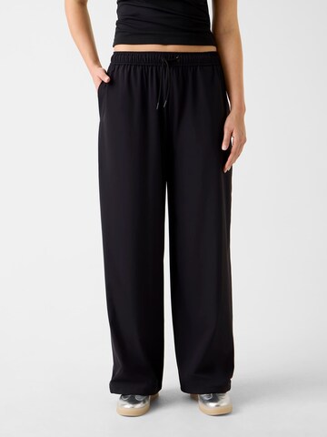 GUESS Loosefit Hose in Schwarz: Vorderseite