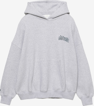 Pull&BearSweater majica 'PACIFIC STORIES' - siva boja: prednji dio