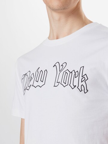 Tricou 'New York' de la Mister Tee pe alb