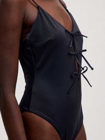 Maillot de bain 'Rabi' EDITED en noir