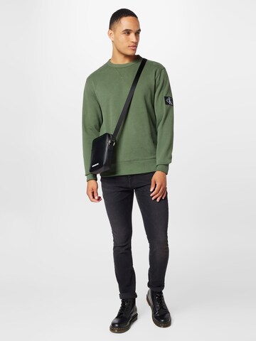 Sweat-shirt Calvin Klein Jeans en vert