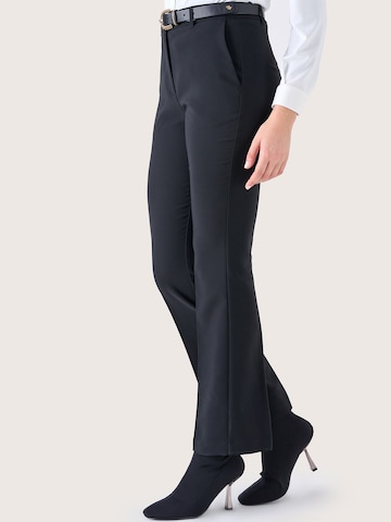 Camomilla Italia Slim fit Traditional pants in Black