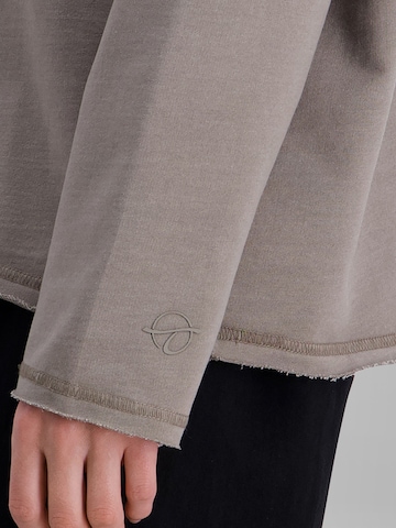 TIMEZONE Sweatshirt 'Oversized' in Brown