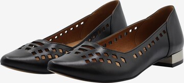 Usha Ballet Flats in Black