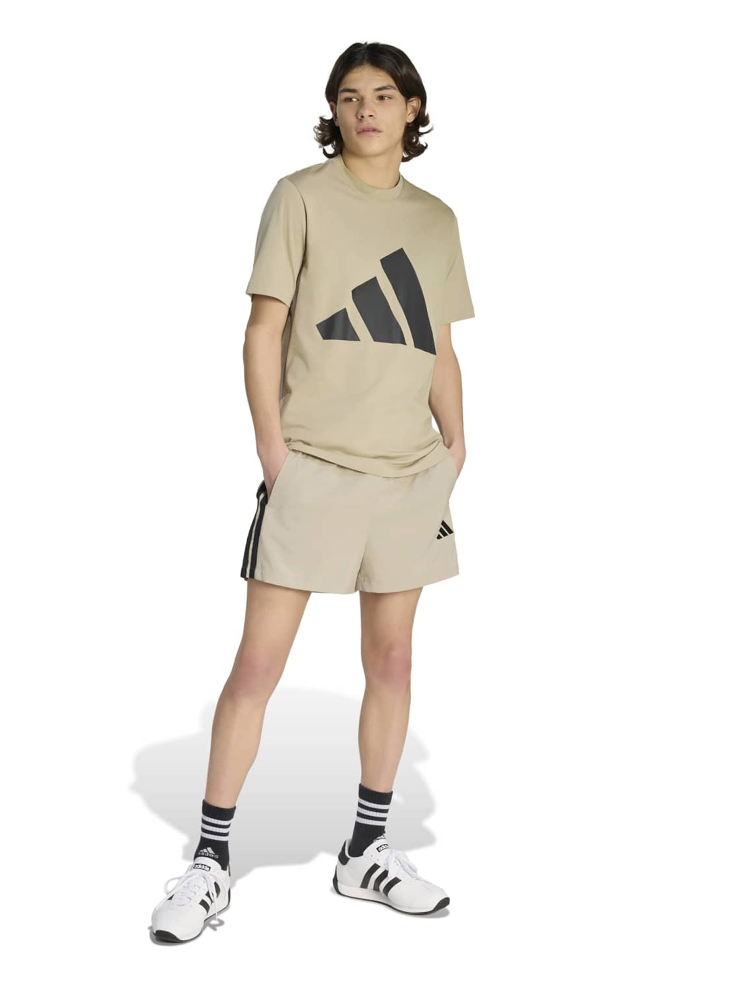 ADIDAS SPORTSWEAR Λειτουργικό μπλουζάκι 'Essentials' σε πράσινο