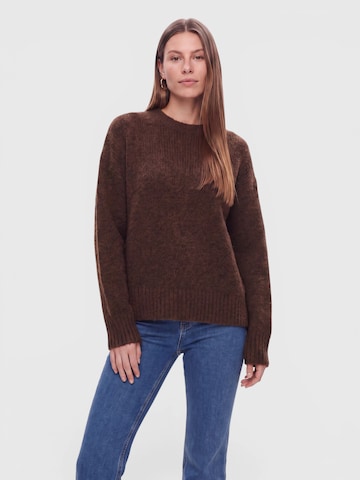 Pull-over everly® en marron : devant