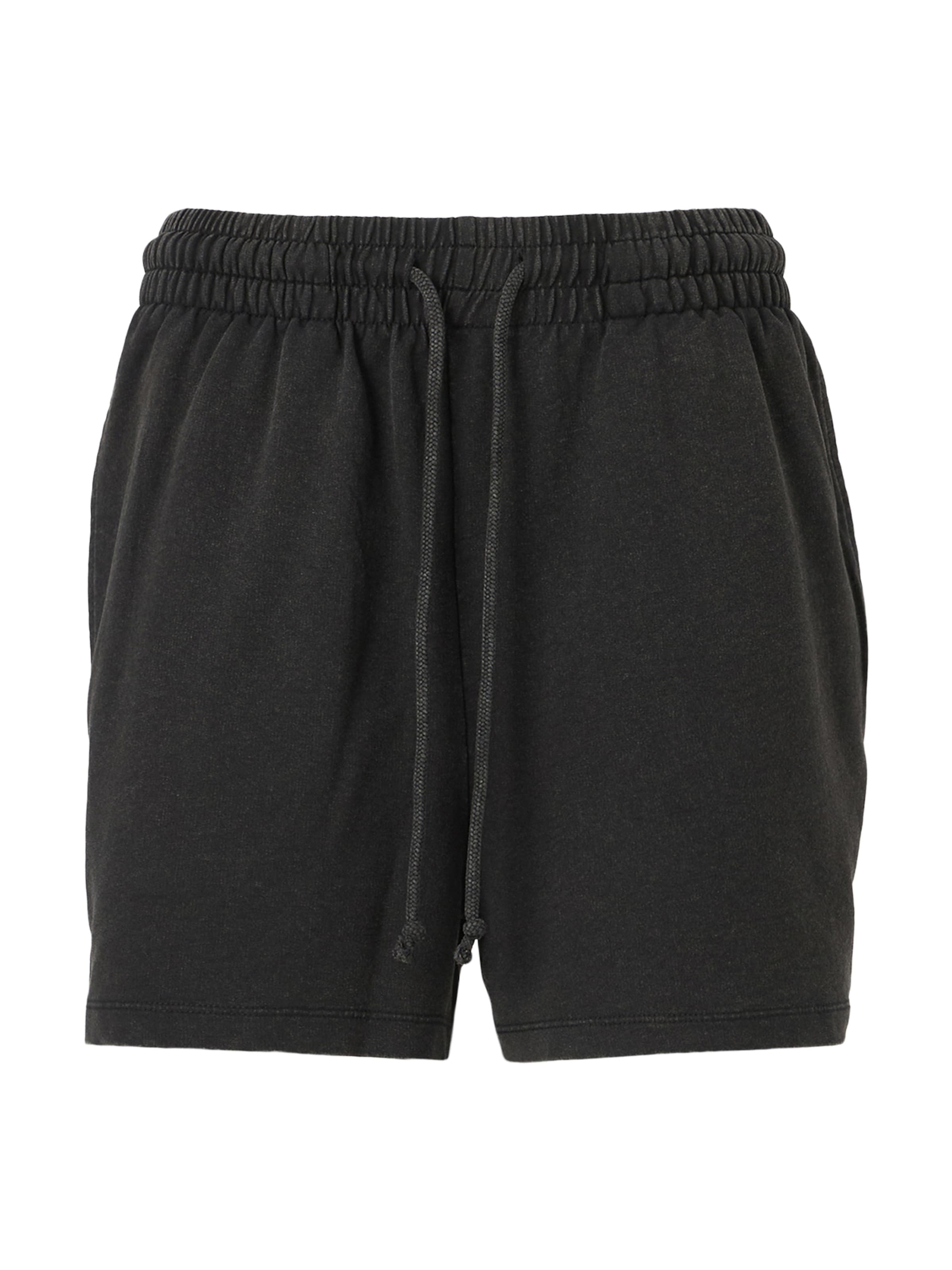 PIECES Regular Trousers 'PCCHILLI' in Black: front