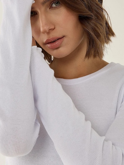 Hiccup Shirt in White, Item view