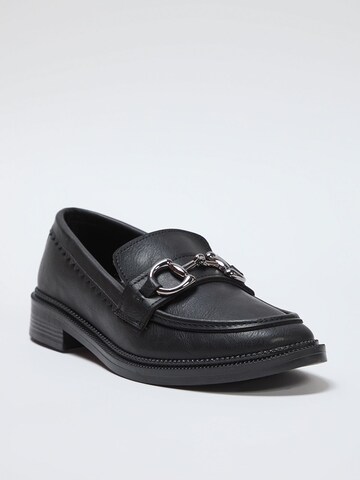 Slipper di Trendyol in nero: frontale