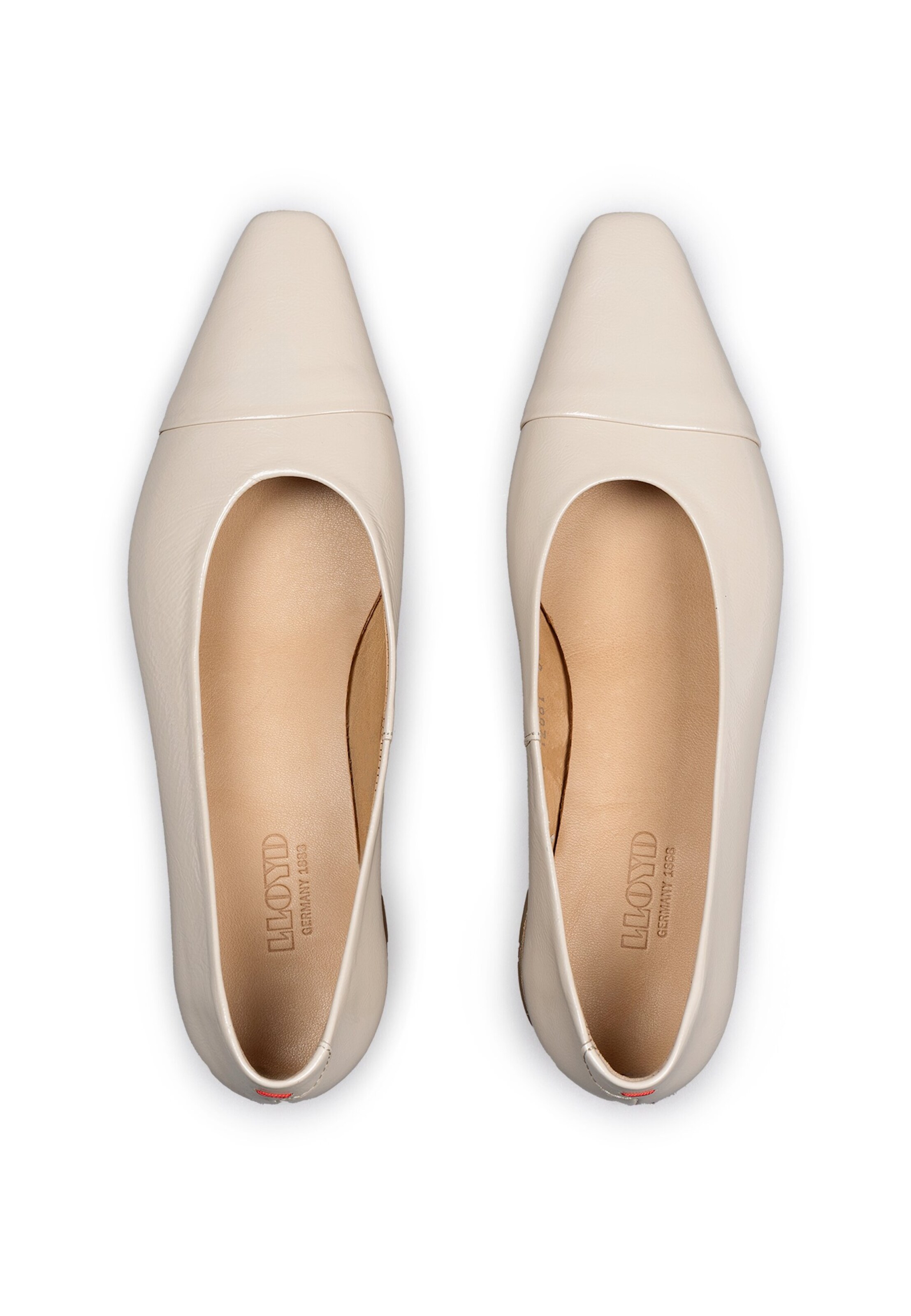 LLOYD Classic Flats in Beige