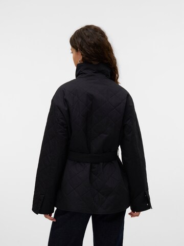 VERO MODA Átmeneti dzseki 'VMPETUNIA' - fekete