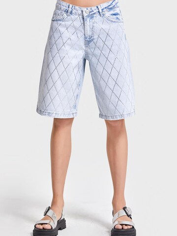 IT'S BASIC Regular Jeans 'Rhinestone Bermuda Denim Short' in Blauw