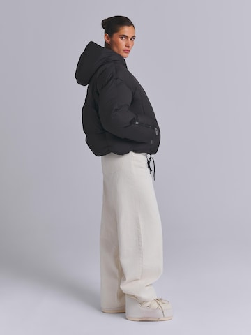 AEMMI Zimní bunda 'OVERSIZED RECYLED DOWN PUFFER JACKET' – černá