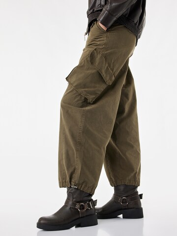 Koton Loose fit Trousers in Green