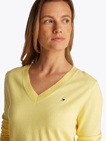 TOMMY HILFIGER Trui in Geel