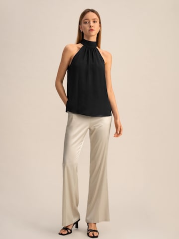 Lilysilk - Blusa 'Seidengeorgette Top mit Neckholder' en negro