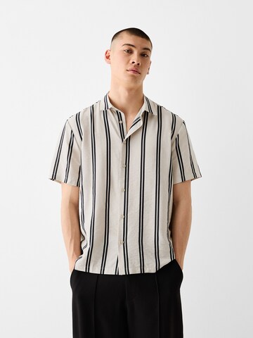 Bershka Regular Fit Hemd in Grau: Vorderseite