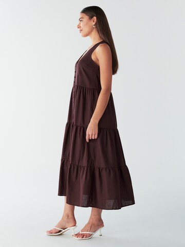 BWLDR - Vestido em castanho