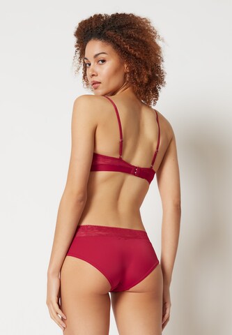 Skiny Triangle Bra in Red