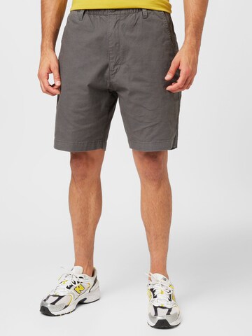 Slimfit Pantaloni eleganți 'XX Chino EZ Short' de la LEVI'S ® pe gri: față