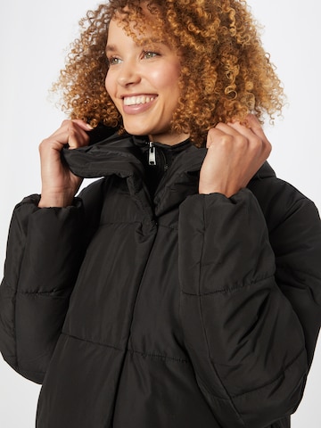 ONLY Between-Season Jacket 'AMY' in Black