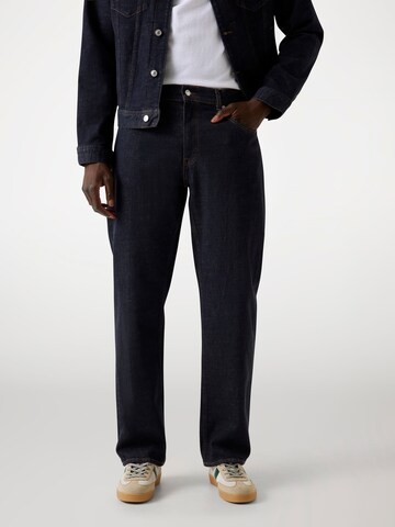 GUESS Regular Jeans in Blue: front