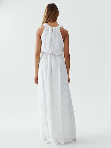 The Fated Evening dress 'CORETTA' in White: back
