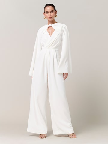 Salopeta 'Alexa' de la Sável pe alb: față