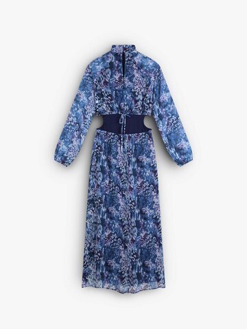 Rochie de la Scalpers pe albastru
