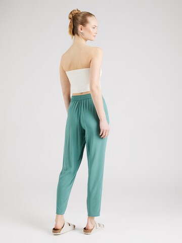 Slimfit Pantaloni de la s.Oliver pe verde