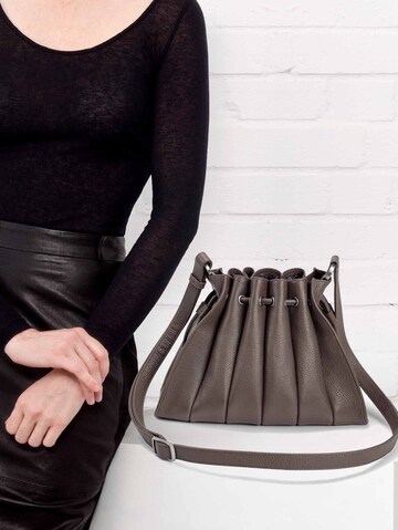 Gretchen Pouch 'Fan' in Grey