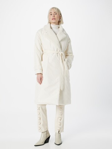 Dorothy Perkins Winter Coat in White: front