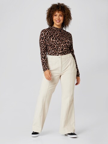 A LOT LESS Boot cut Pants 'Ashley' in White