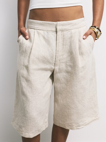 Wide Leg Pantalon à pince Pull&Bear en blanc