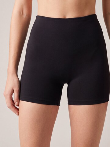 camano Skinny Workout Pants in Black