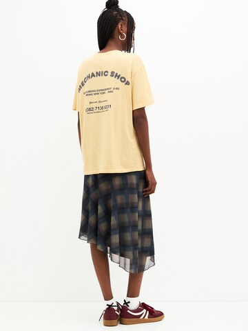 Tricou de la Pull&Bear pe galben
