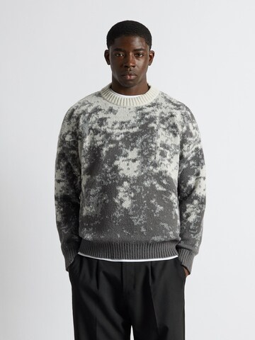 Burocs Sweater in Grey: front