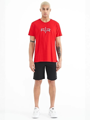 Tommy Life Regular Trousers in Black