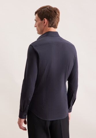 Coupe slim Chemise business 'Schwarze Rose' SEIDENSTICKER en bleu