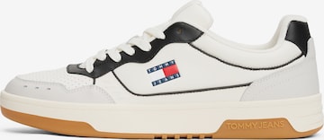 Baskets basses Tommy Jeans en beige : devant