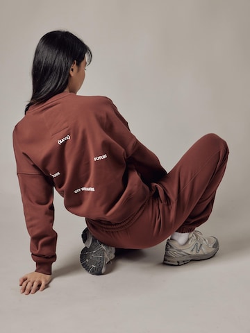 Sweat-shirt 'Felpa Girocollo Loose Fit' OWN Off With Nature en marron