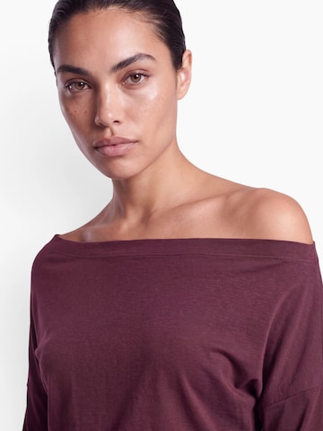 Tricou 'Alena' de la ABOUT YOU pe roșu