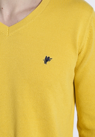 Pullover ' ROMEO ' di DENIM CULTURE in giallo