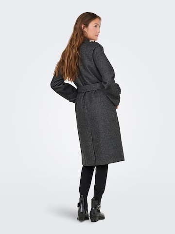 Manteau mi-saison 'ONLAsta' ONLY en gris