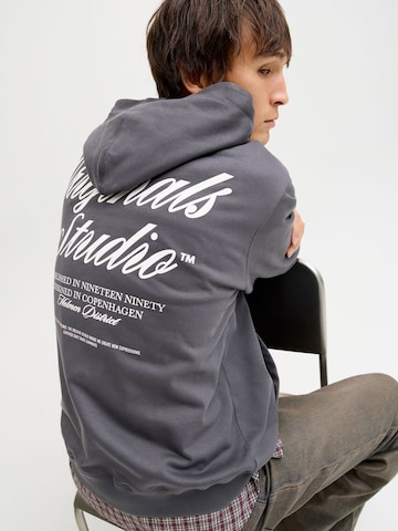 JACK & JONES - Sudadera en gris